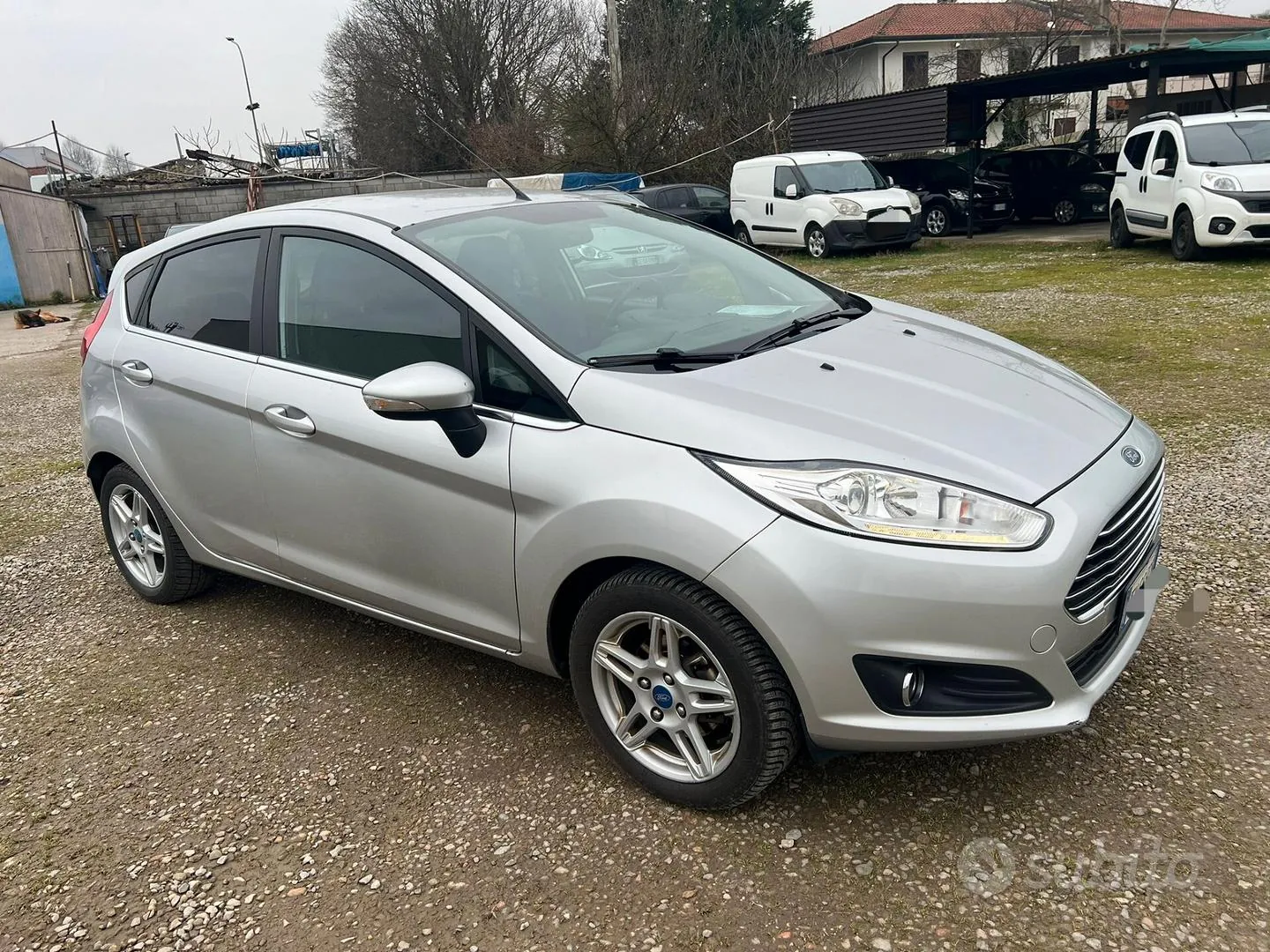 Ford Fiesta 2014 photo 2