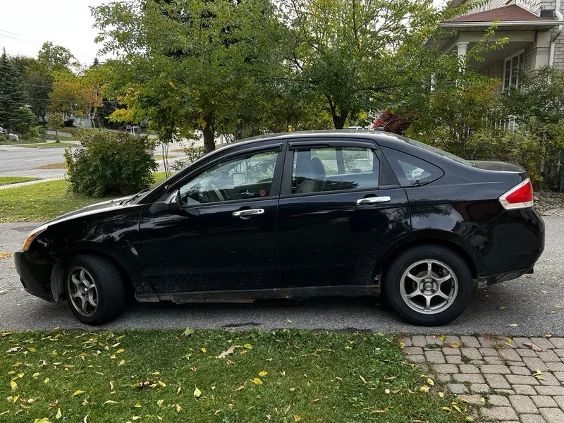 Ford Focus 2009 photo 2