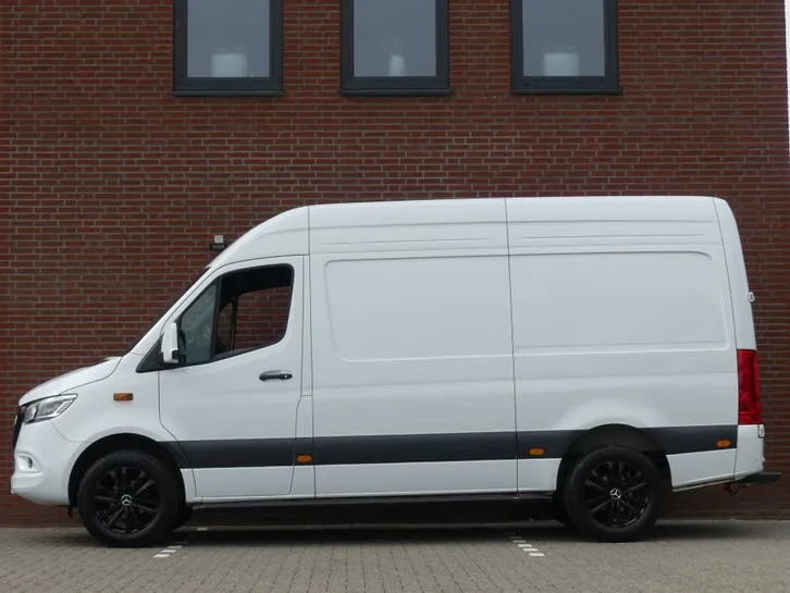 Mercedes-Benz Sprinter 2024 photo 3