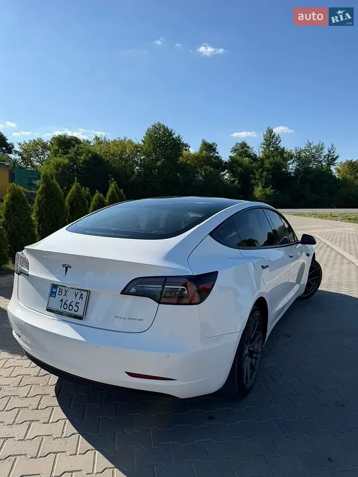 Tesla Model 3 2022 photo 4