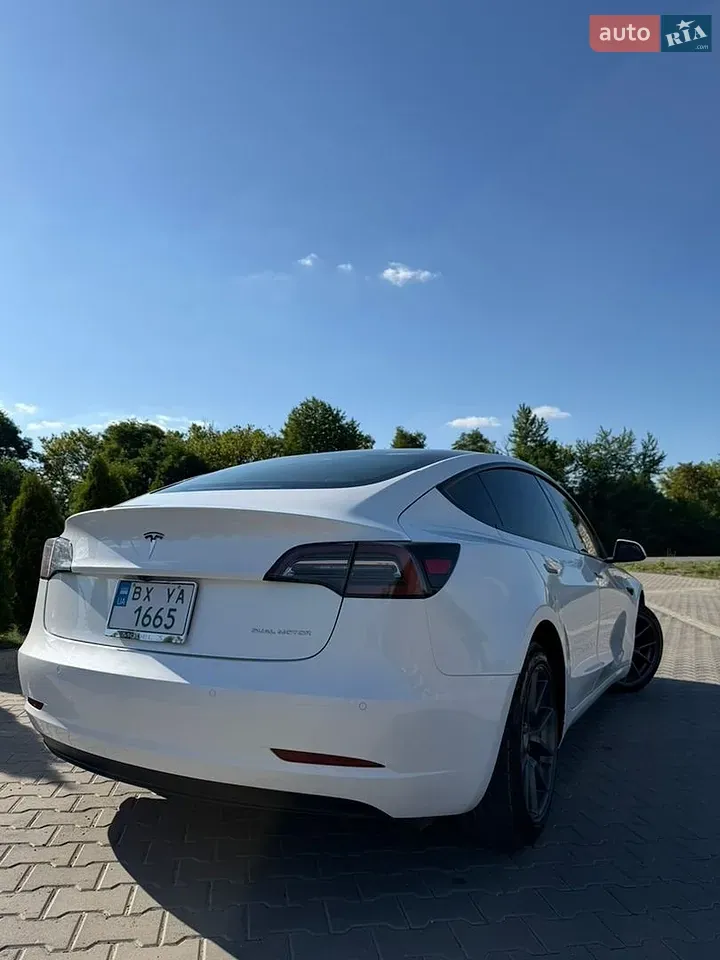 Tesla Model 3 2022 photo 3