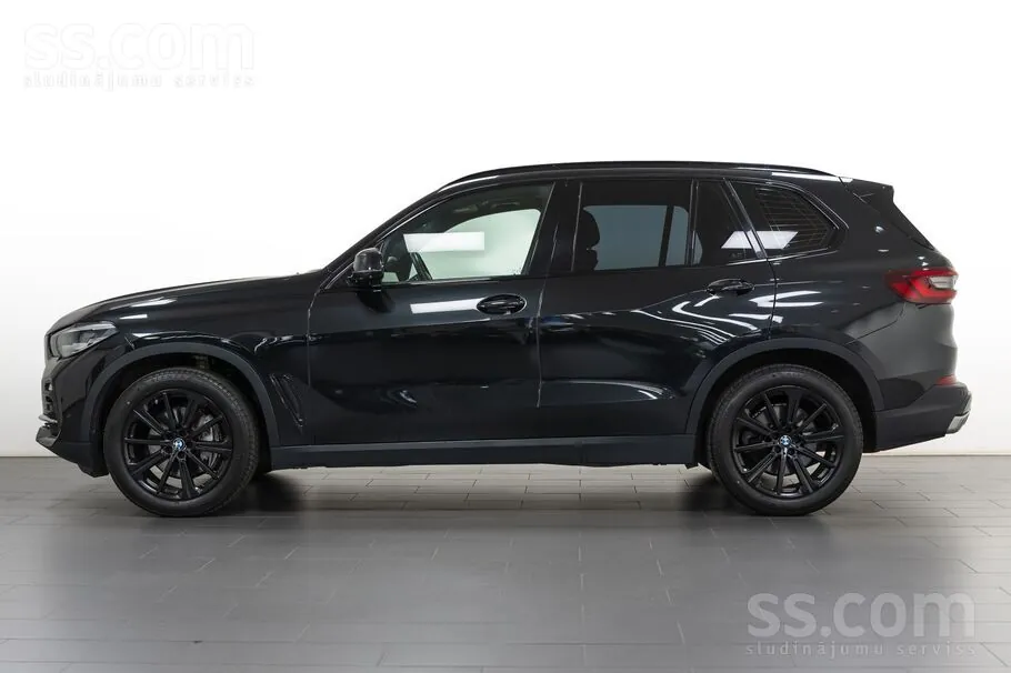 BMW X5 2021 photo 2