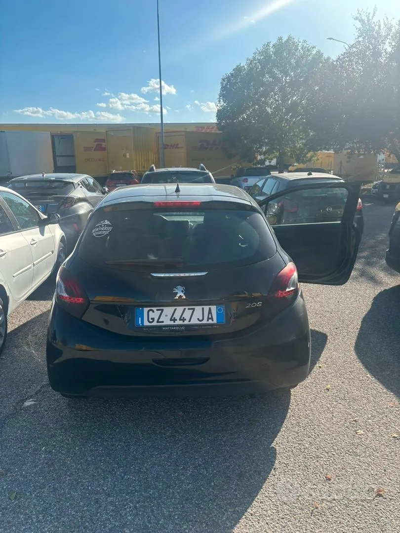 Peugeot 208 2013 photo 4