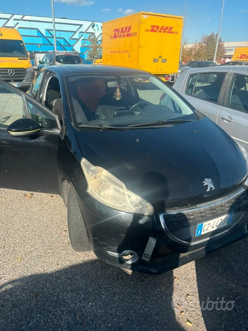 Peugeot 208 2013 photo 3