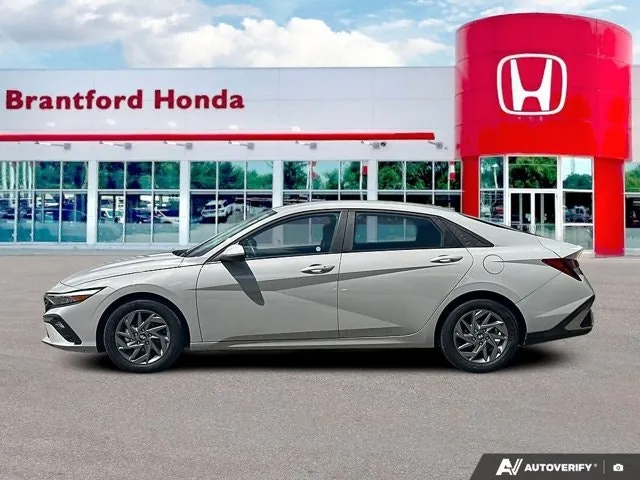 Hyundai Elantra 2025 photo 2