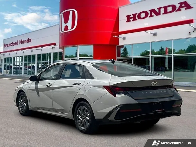 Hyundai Elantra 2025 photo 5