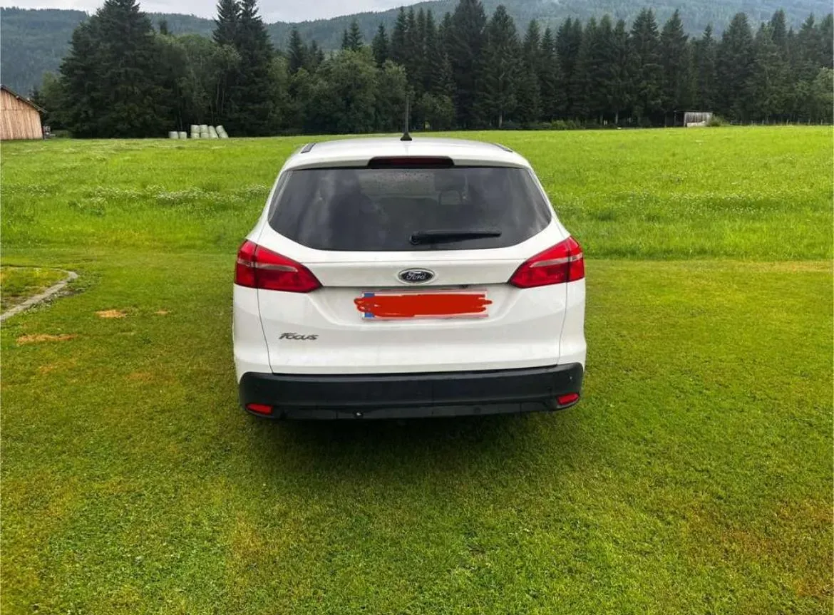 Ford Focus Traveller 2017 photo 3