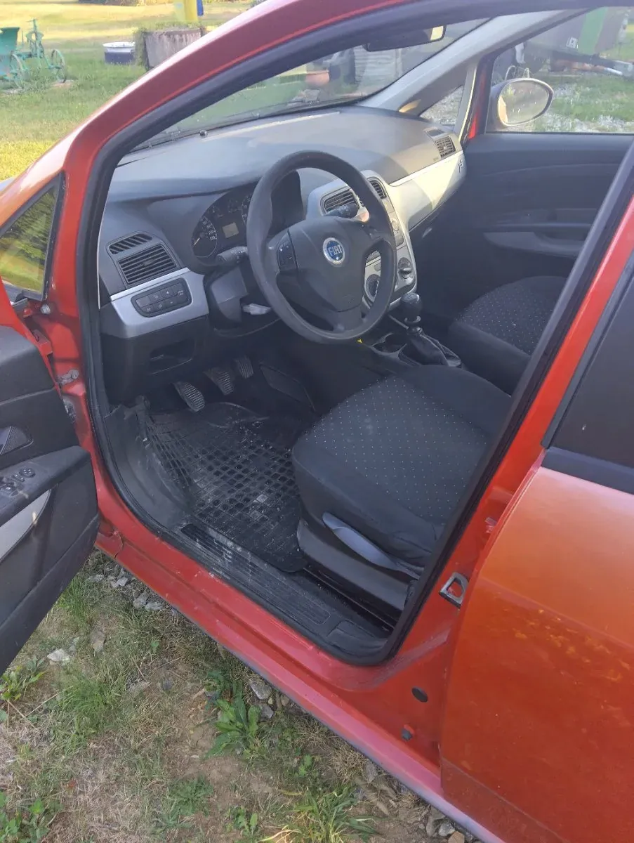 Fiat Punto 2006 photo 2