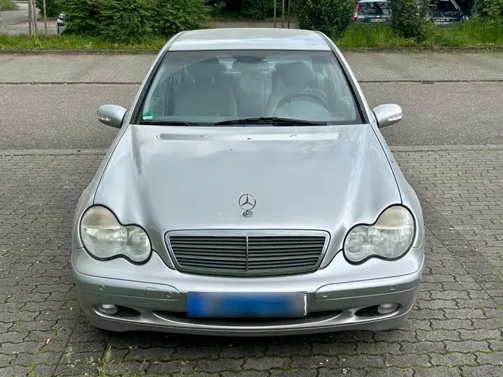 Mercedes-Benz C180