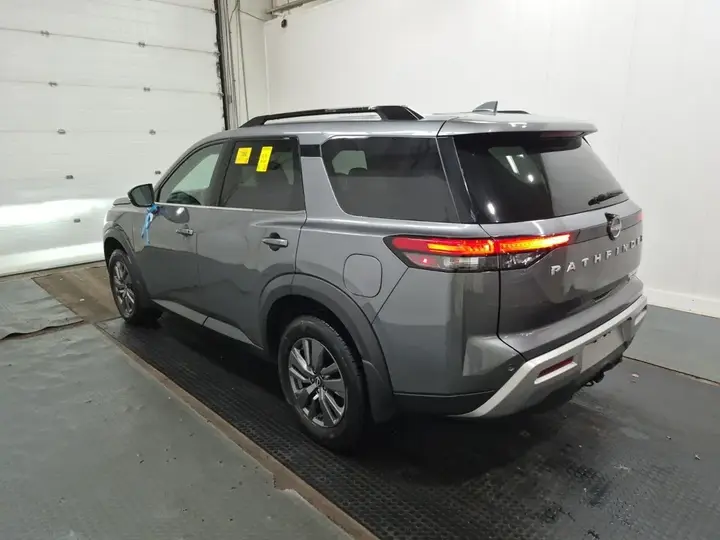 Nissan Pathfinder 2024 photo 2