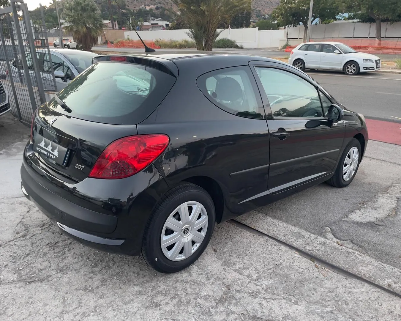 Peugeot 207 2008 photo 3