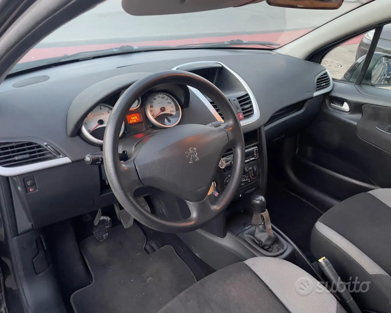 Peugeot 207 2008 photo 5