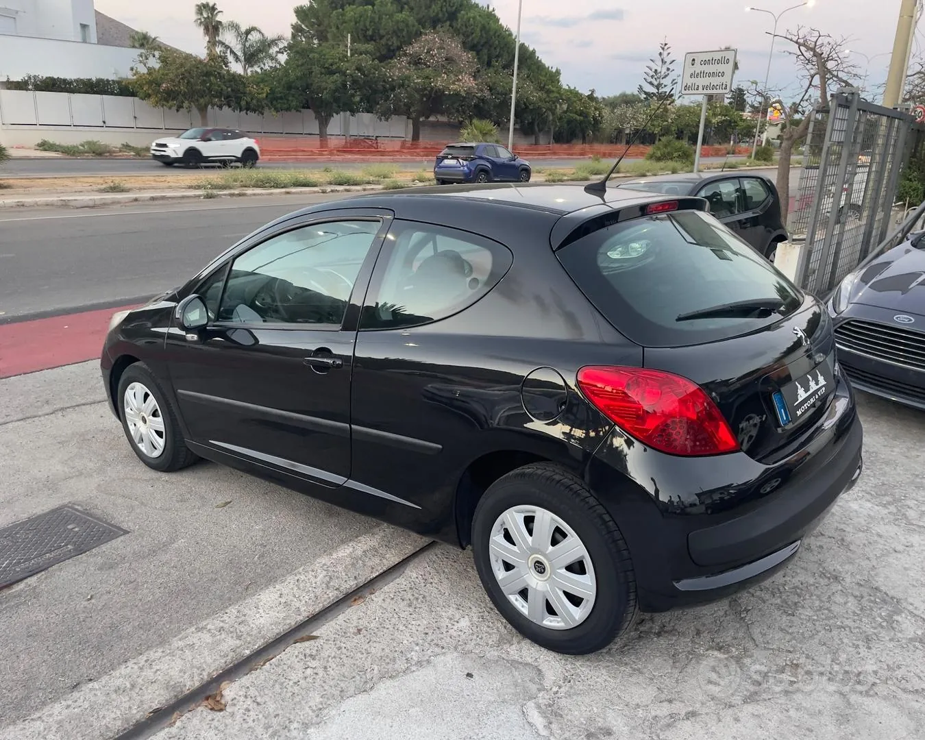 Peugeot 207 2008 photo 2