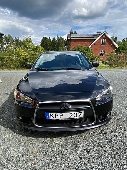 Mitsubishi Lancer 2010 photo 2