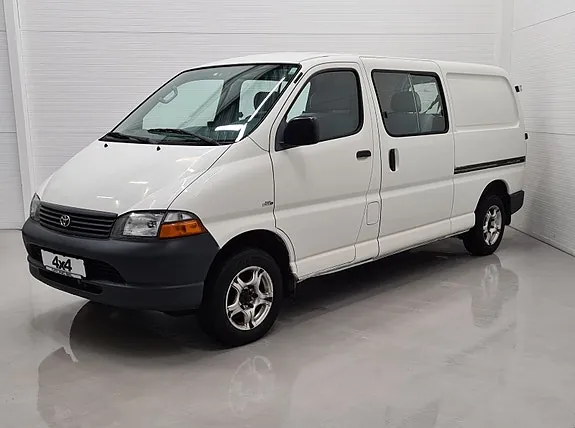 Toyota Hiace 2003 photo 3