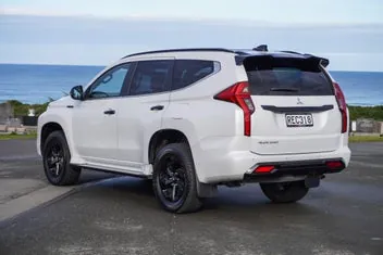 Mitsubishi Pajero Sport 2025 photo 4