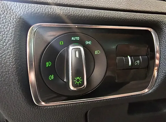 Skoda Superb 2013 photo 5