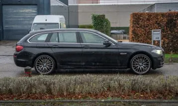 BMW 528I