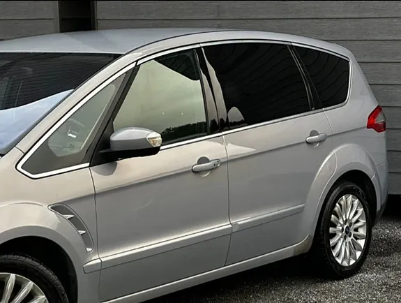 Ford S-Max 2010 photo 4