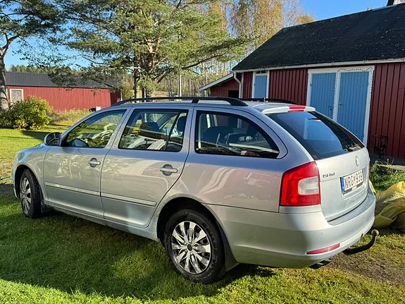 Skoda Octavia 2009 photo 3