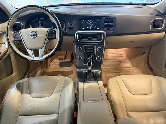 Volvo V60 2015 photo 4