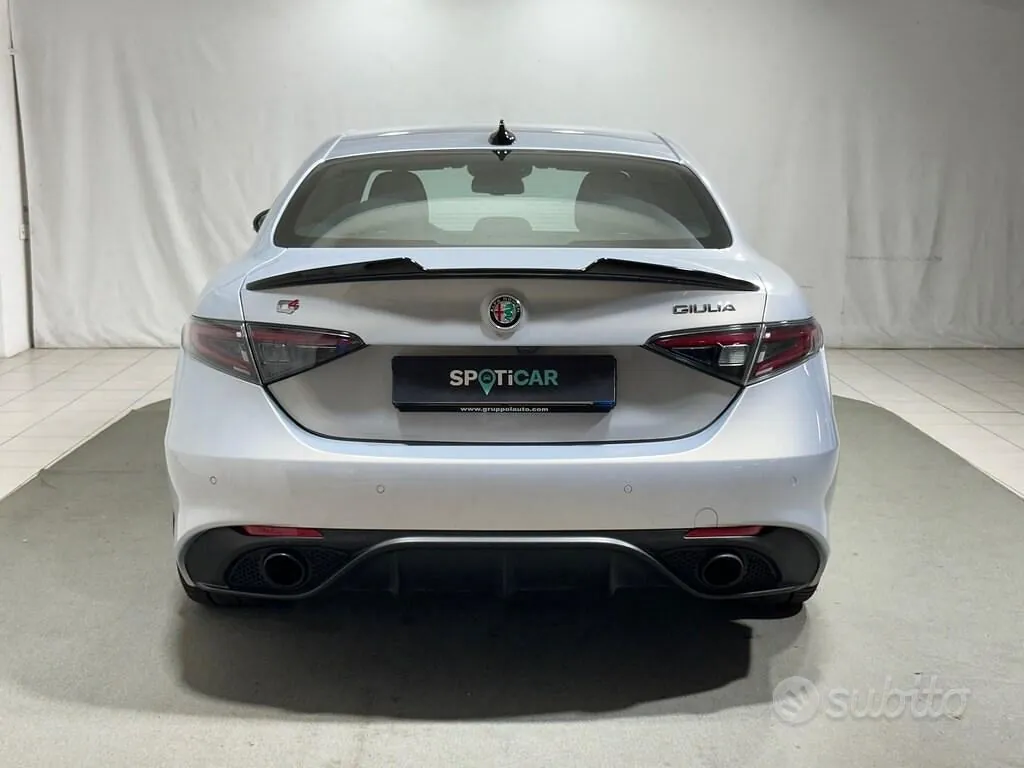 Alfa Romeo Giulia 2024 photo 4