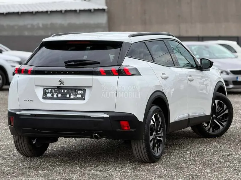 Peugeot 2008 2023 photo 2