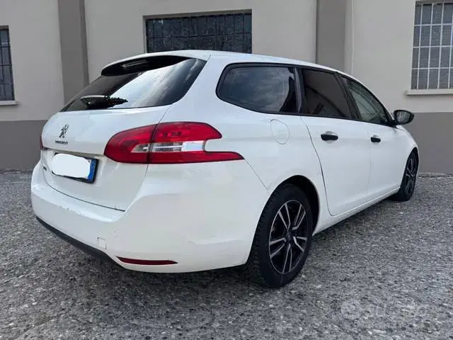 Peugeot 308 2015 photo 4