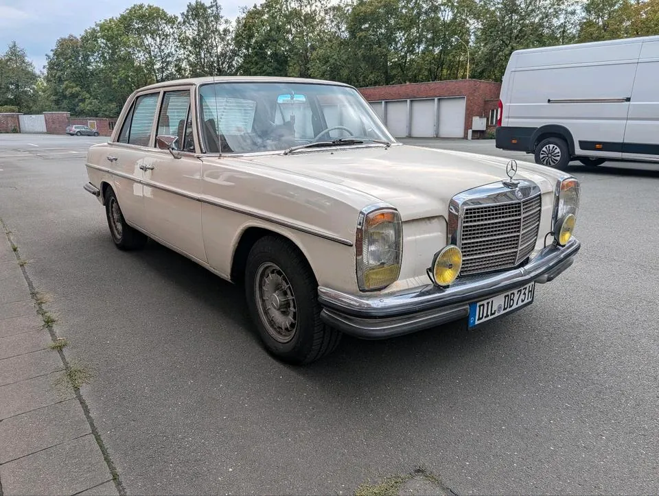 Mercedes-Benz W114