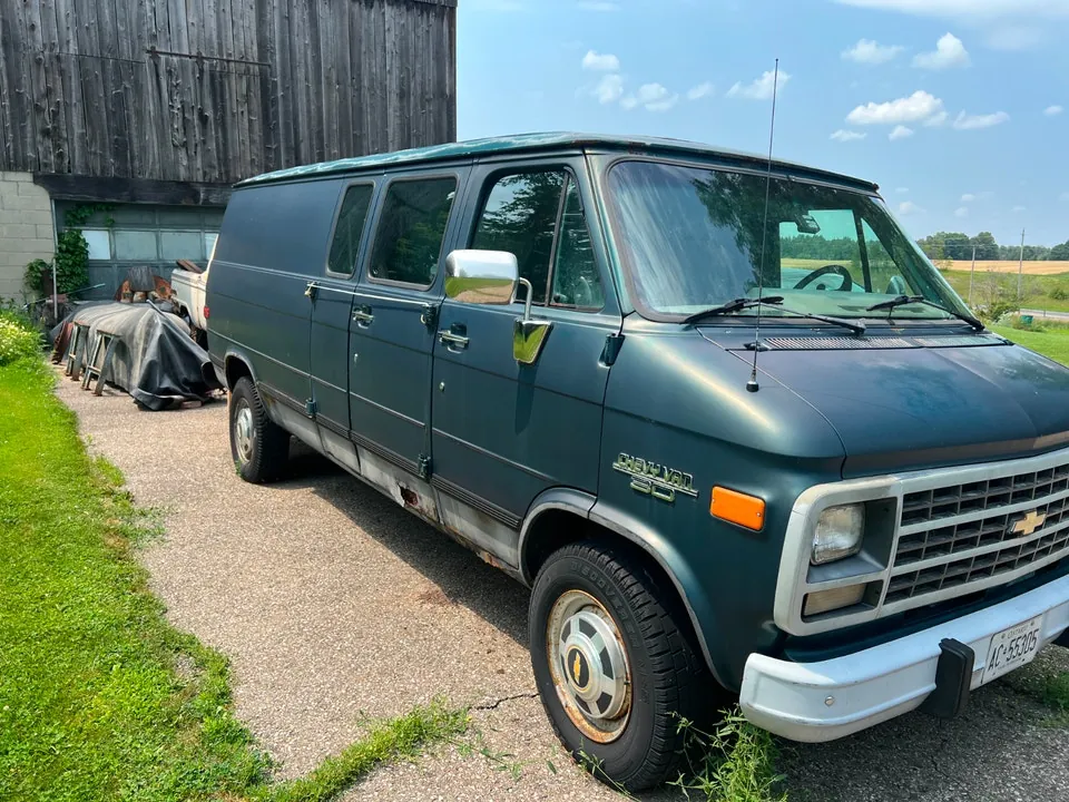 Chevrolet G30 1995 photo 2