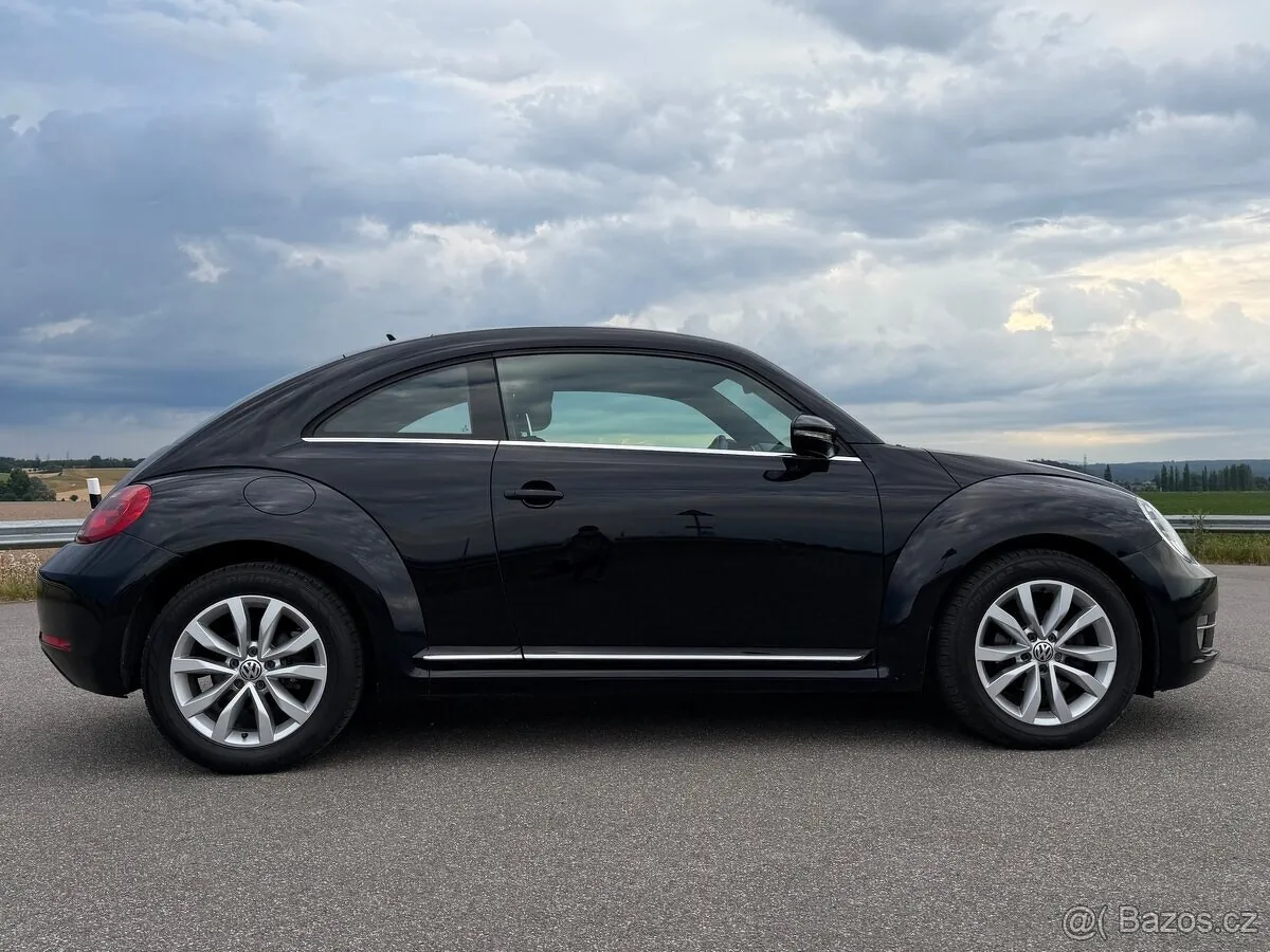 Volkswagen Beetle 2012 photo 2