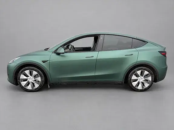 Tesla Model Y 2023 photo 2