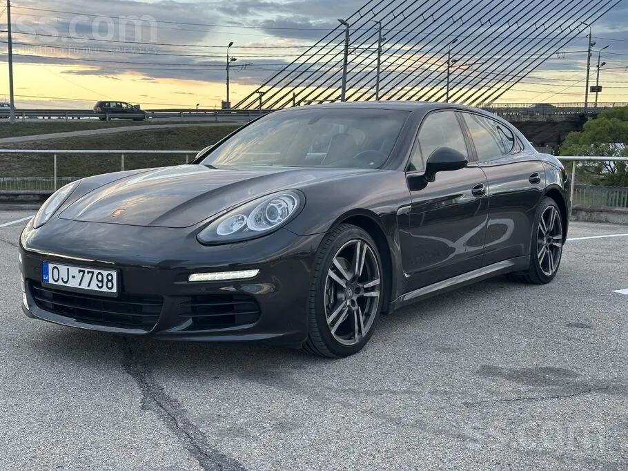Porsche Panamera 2014 photo 2