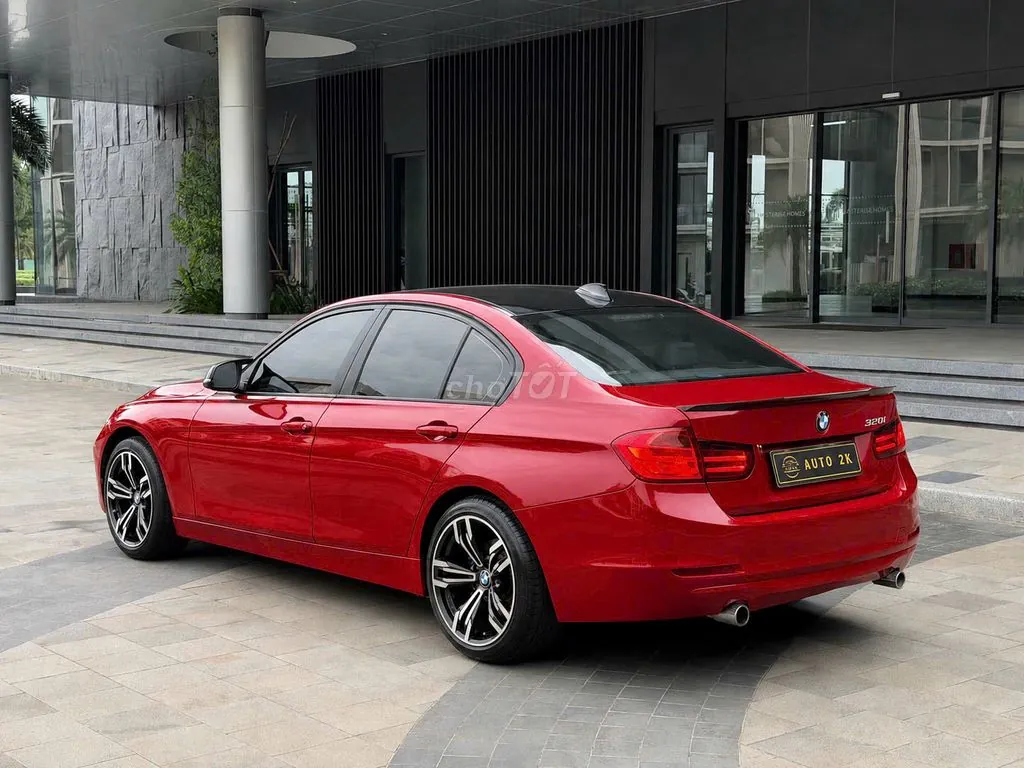 BMW 3 Series 2012 photo 5