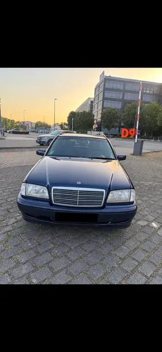 Mercedes-Benz C180