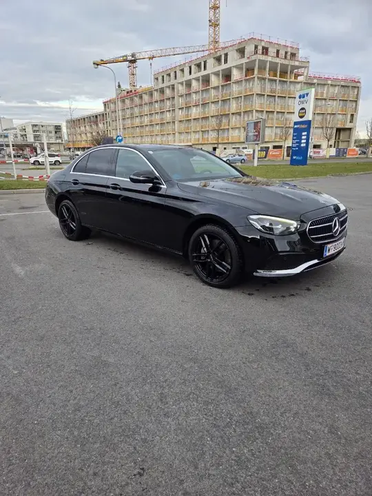 Mercedes-Benz E-Class 2022 photo 2