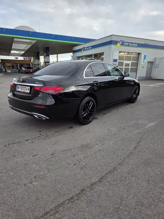 Mercedes-Benz E-Class 2022 photo 3