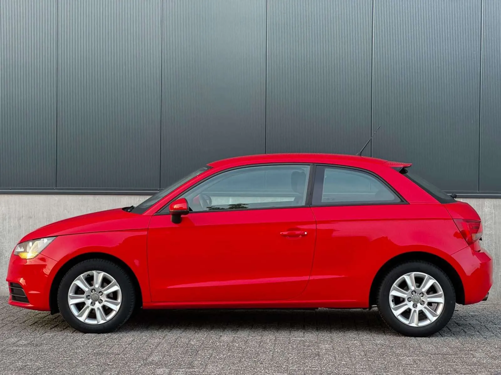 Audi A1 2012 photo 2