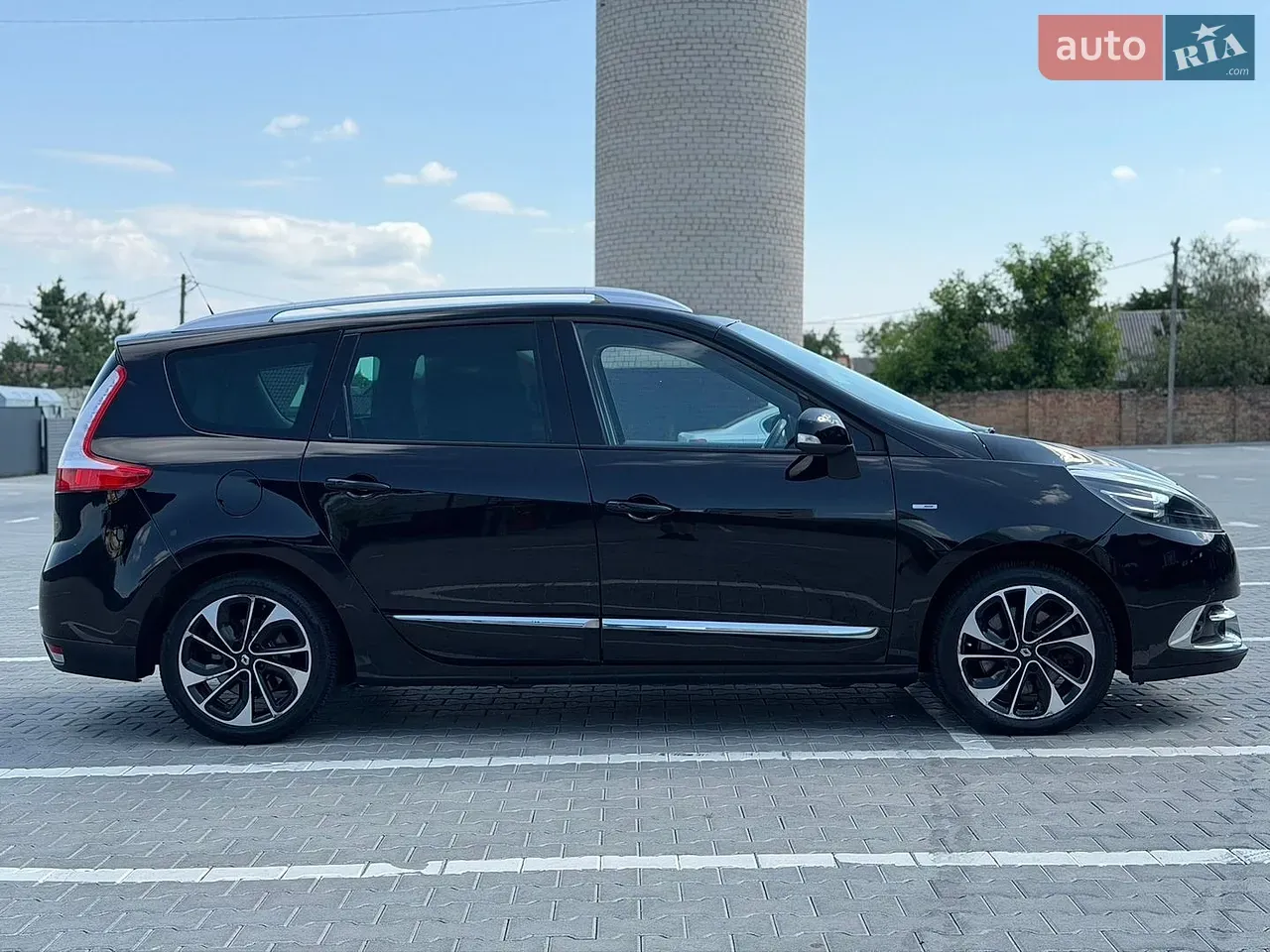 Renault Grand Scenic 2015 photo 4
