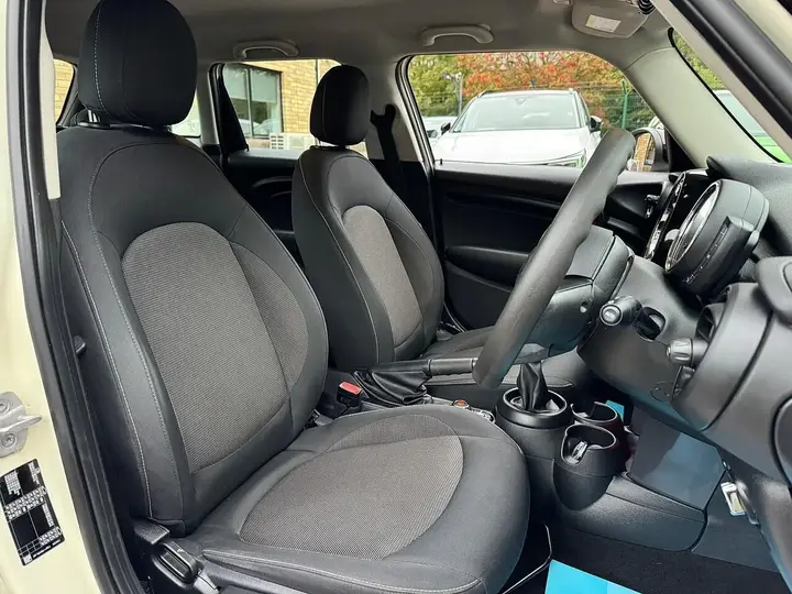 Mini Cooper 2021 photo 2