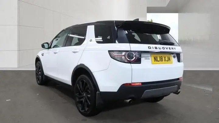 Land Rover Discovery Sport 2018 photo 3