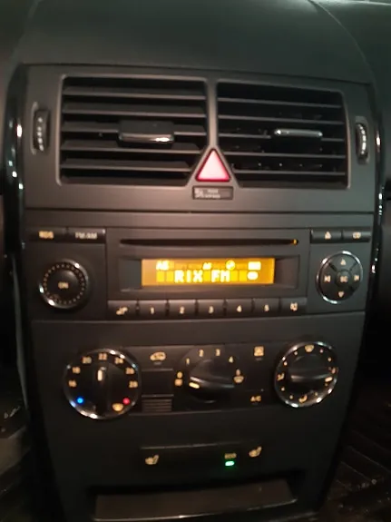 Mercedes-Benz A160 2012 photo 5