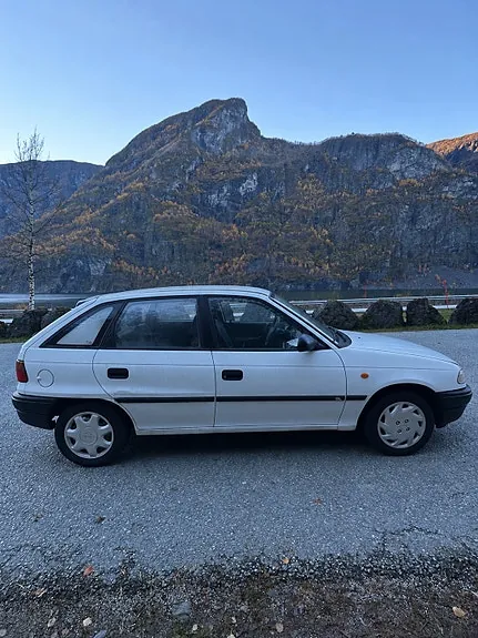 Opel Astra 1995 photo 5