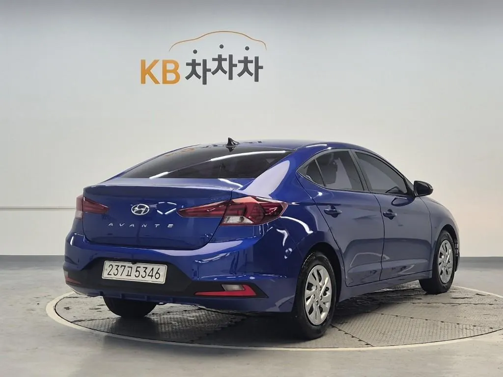 Hyundai Avante 2019 photo 3