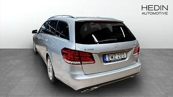 Mercedes-Benz E300 De 2015 photo 4