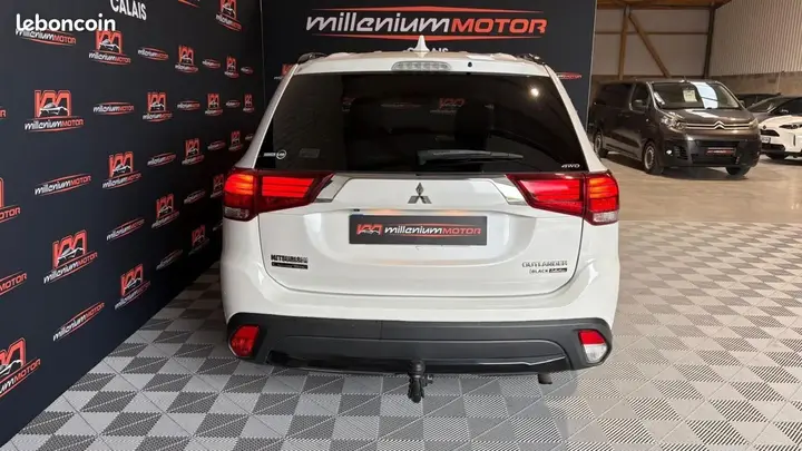 Mitsubishi Outlander 2018 photo 3