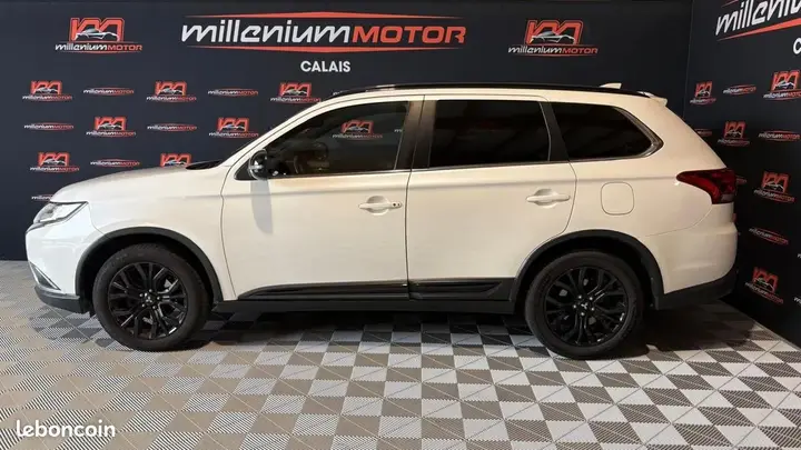 Mitsubishi Outlander 2018 photo 2