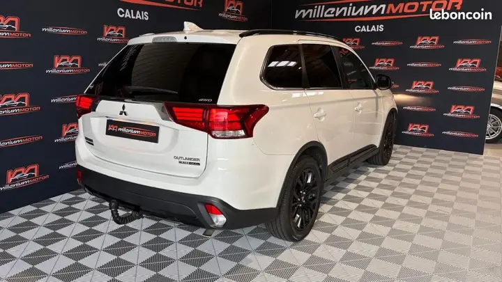 Mitsubishi Outlander 2018 photo 4
