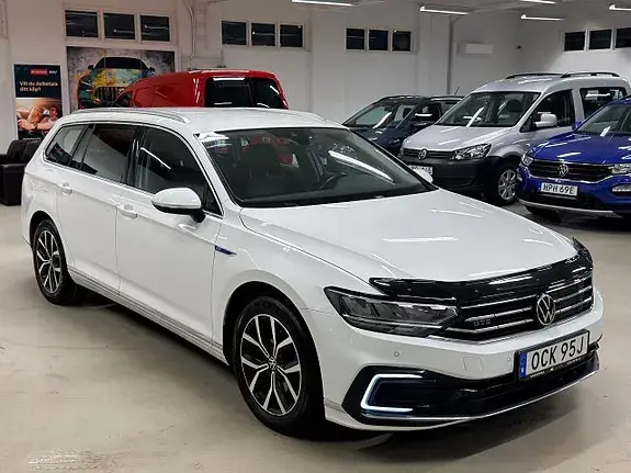 Volkswagen Passat 2021 photo 2