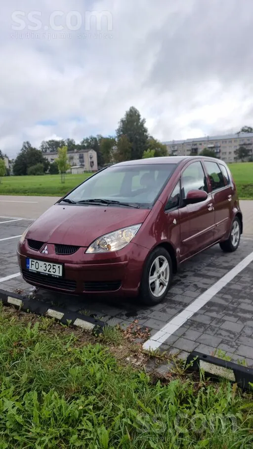 Mitsubishi Colt 2005 photo 2